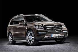 MOBIL MEWAH: Mercedes Benz GL500 Bertabur Fitur Canggih