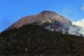 Gunung Slamet Batuk, 4 Desa Diguyur Abu & Pasir