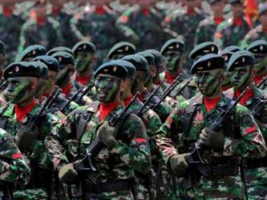 Moeldoko Seragamkan Baret di Mabes TNI