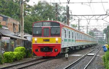 KERETA COMMUTERLINE: Penumpang Kini Bisa Gunakan Layanan Dompetku