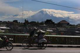 GUNUNG MERAPI Kini Waspada (Rabu, 30/4/2014)