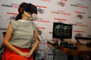 Pengunjung Museum Pakai Teknologi Oculus Rift