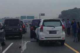 Kecelakaan Tol Cikunir Bikin Lalu Lintas Tersendat