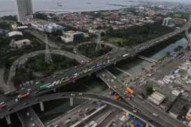 TRAFFIC UPDATE: Truk Mogok di KM 12.600, Tol Bekasi arah Halim Padat