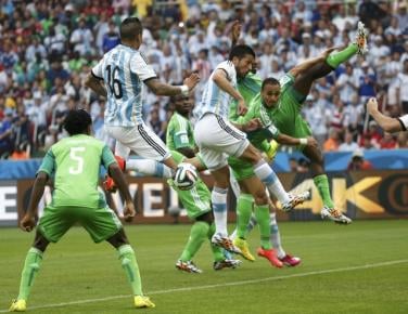 PIALA DUNIA 2014: Kalah 2-3 Dari  Argentina, Nigeria Ke Babak 16