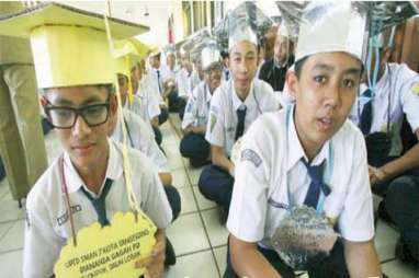 SISWA BARU: Saat Senioritas Tak Pernah Absen