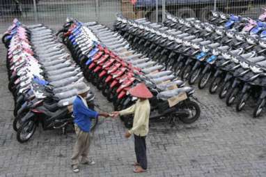 LEBARAN 2014: Honda Motor Bagikan 1.900 Paket Sembako