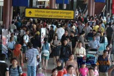 MUDIK LEBARAN 2014: Bandara Padat, Operasional Masih Normal