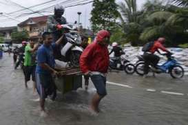 BANJIR Melanda Beberapa Kawasan Jakarta