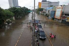 HUJAN GUYUR DKI SORE INI (11/8): Jalan Ciledug Raya Banjir