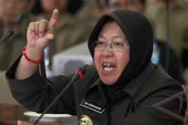 Risma Diminta Tetap Jadi Wali Kota Surabaya