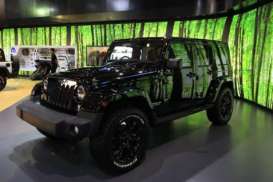 IIMS 2014: Jeep Wrangler Sahara Hemi Bertenaga Gahar, Harga Rp1,64 Miliar Off The Road