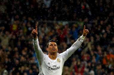 Real Madrid Vs Elche Skor Akhir 5-1, Ronaldo Cetak 4 Gol & Real Naik ke Posisi 4