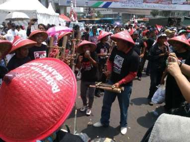 PESTA RAKYAT: Bundaran HI Dipenuhi Lantunan Musik Tradisional Warga untuk Jokowi-JK
