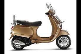 Pengguna Vespa Kampanye Selamat Berkendaraan