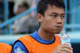 Pemain Arema Dedi Kusnandar Resmi Gabung ke Persib