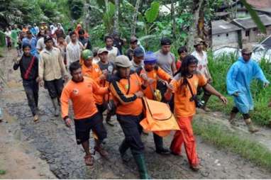 LONGSOR BANJARNEGARA: 11 Orang Tewas, 105 Rumah Tertimbun & 97 Orang Belum Diketahui