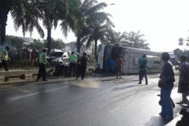 INFO LALU LINTAS: Bus DAMRI Terguling di Cengkareng