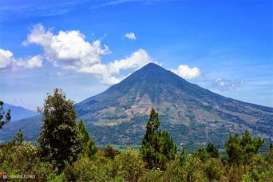 Ini Rekomendasi Gunung Untuk Kaum Pekerja