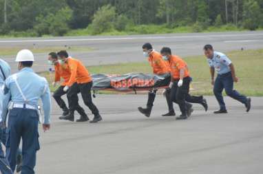 EVAKUASI KORBAN AIRASIA QZ8501: Identifikasi Jenazah Dilakukan di Surabaya