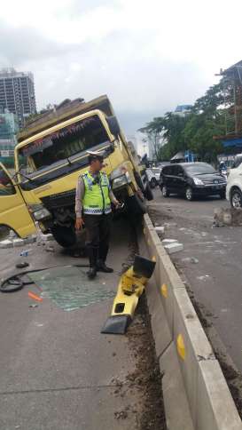 LALU LINTAS PADAT: Terjadi Kecelakaan Di Tiga Lokasi Pagi Ini