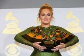 GRAMMY AWARDS 2017: Seperti Ini Tampilan Adele, Rihanna, Lopez, Katy Perry