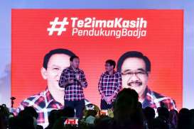 QUICK COUNT PILGUB DKI 2017: Djarot & Isteri Lakukan Pencoblosan di TPS 8