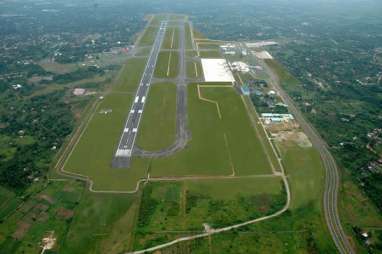 CUACA PENERBANGAN SORE: Hujan dan Guntur di Sultan Mahmud Badaruddin II