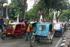 Penolakan Gojek, Kantor Wali Kota Medan Dikepung Becak Motor