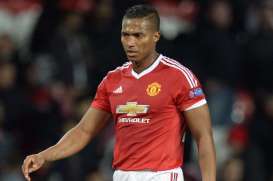 ANTONIO VALENCIA: MU Mampu Menangi Ketiga Trofi