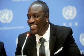 Penyanyi Akon Bantu Akses Listrik untuk Suku Anak Dalam