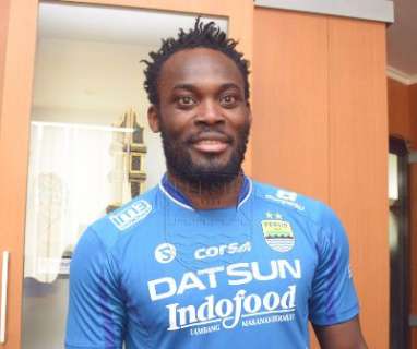 Essien, Eks Chelsea Resmi Gabung Persib