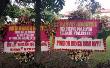 Giliran Mapolda Jabar Dikirimi Karangan Bunga