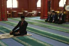 LAPORAN DARI BEIJING: Presiden Jokowi Sempatkan Salat di Masjid Niujie