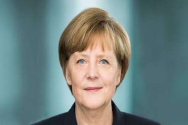 Angela Merkel : Jerman Tak Mampu Bikin Sejuta Mobil Listrik hingga 2020