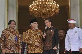 Naik 2 Pesawat VVIP, Tokoh Agama Ini Temui Jokowi di Istana Bogor