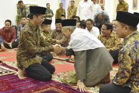 Jokowi Dengerin Tausiah Ma'ruf Amin