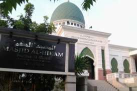 AIA Financial & Baznas Bantu Renovasi Masjid