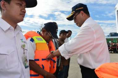 Jelang Arus Mudik, Pelindo IV Sumbang 1.000 Life Jacket