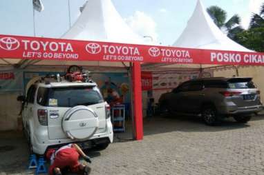 Toyota Buka Posko Layanan Mudik Terbesar di Jalan Tol Cikampek KM 57