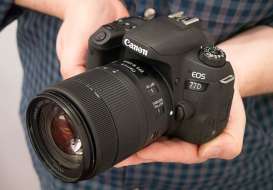 Datascrip Luncurkan Seri Canon EOS 77D dan EOS 800D