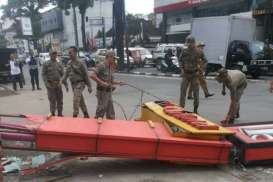 Pemkot Medan Sapu Bersih Papan Reklame Ilegal di 13 Ruas Jalan