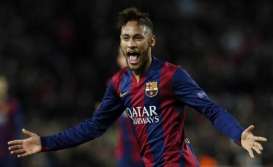 Neymar Gerah Berada di Bawah Bayangan Messi dan Berminat Pindah?