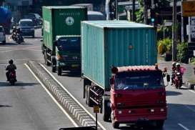 Kontribusi Truk terhadap Penurunan Biaya Logistik Dianggap Besar