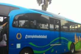 Bus Transjabodetabek Dari Bekasi Barat Boleh Melintasi Bahu Jalan Tol