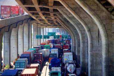 Jasa Marga Tertibkan Kendaraan Kelebihan Muatan di Tol Bandara