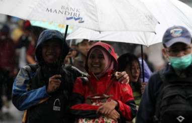 Prakiraan Cuaca: Hari Senin, Bandung Akan Hujan di Siang Hari