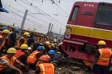 Perjalanan KRL di Manggarai Sudah Normal