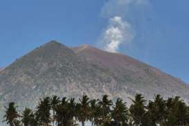 Aktivitas di Gunung Agung Masih Tinggi