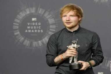 Ed Sheeran Tertabrak Mobil, Fans di Asia Harap-Harap Cemas